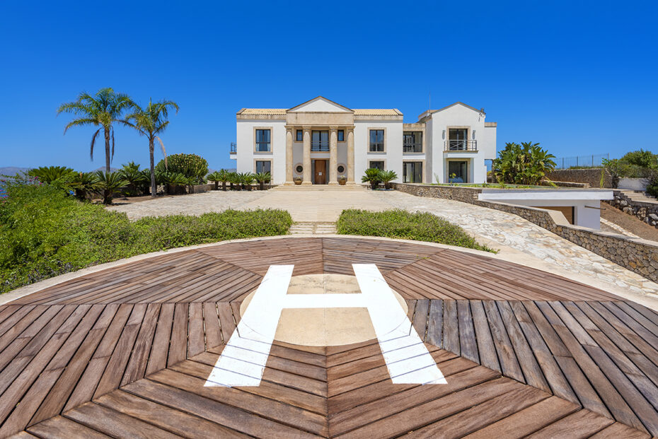 Mansion with chartered  helicopter Alcudia
