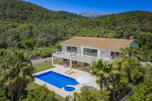 Wunderschöne Villa kaufen in perfekter Lage in der Nähe von Pollensa, Mallorca