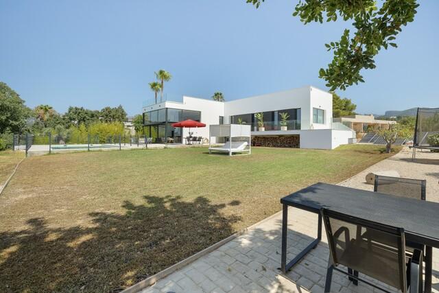 Designer mountain view villa for sale in Bunyola, West Mallorca