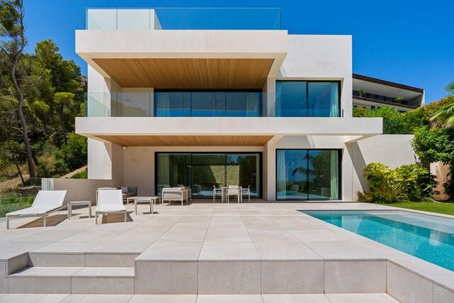 Modern Mediterranean villa for sale in upper Son Vida, Mallorca